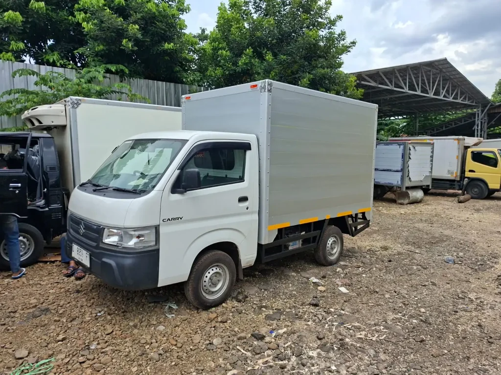 pembuatan box aluminium grandmax di workshop Berdikari Raya